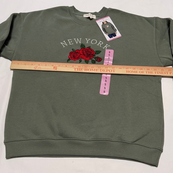 State of Mine Embroidered New York Flower Sweatshirt S, M, L NWT - Picture 4 of 6